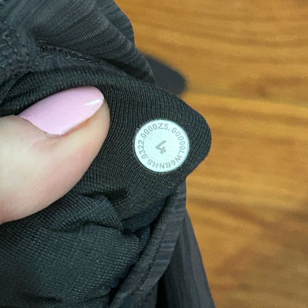 Lululemon wunder train 23” leggings size 4 - Picture 4 of 4